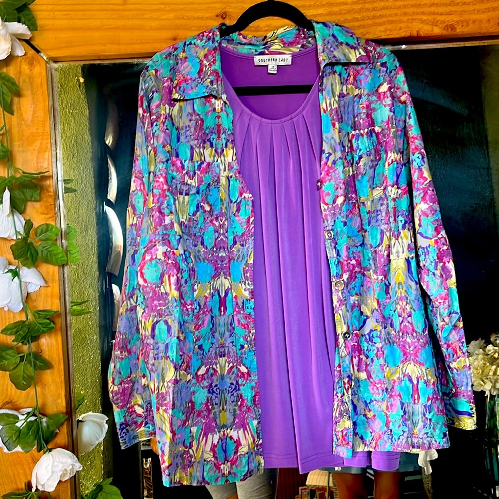 Nice southern lady Blouse the top is not a set but willing to send with it.